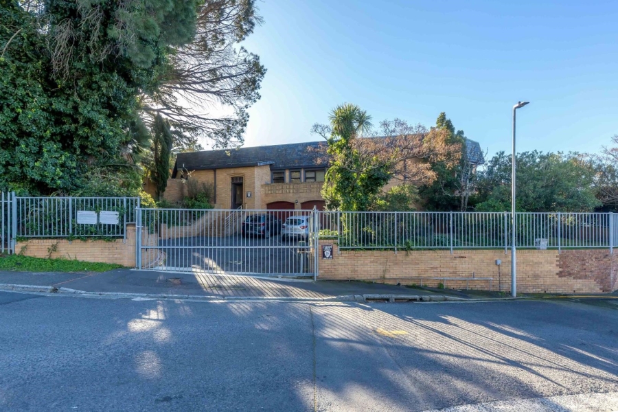 To Let 4 Bedroom Property for Rent in Tamboerskloof Western Cape